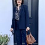 Pourquoi Adopter Le Blazer Bleu Marine Femme ?