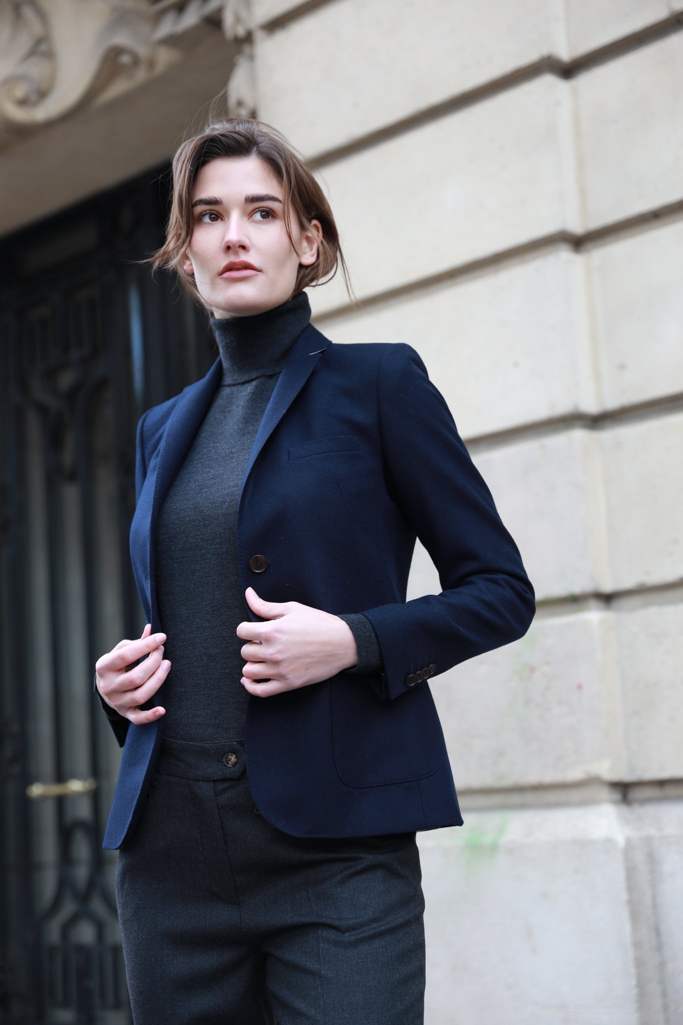 blazer-bleu-marine-femme-883hxt-1.jpg Veste Victoire en laine vierge Marine – Image 1