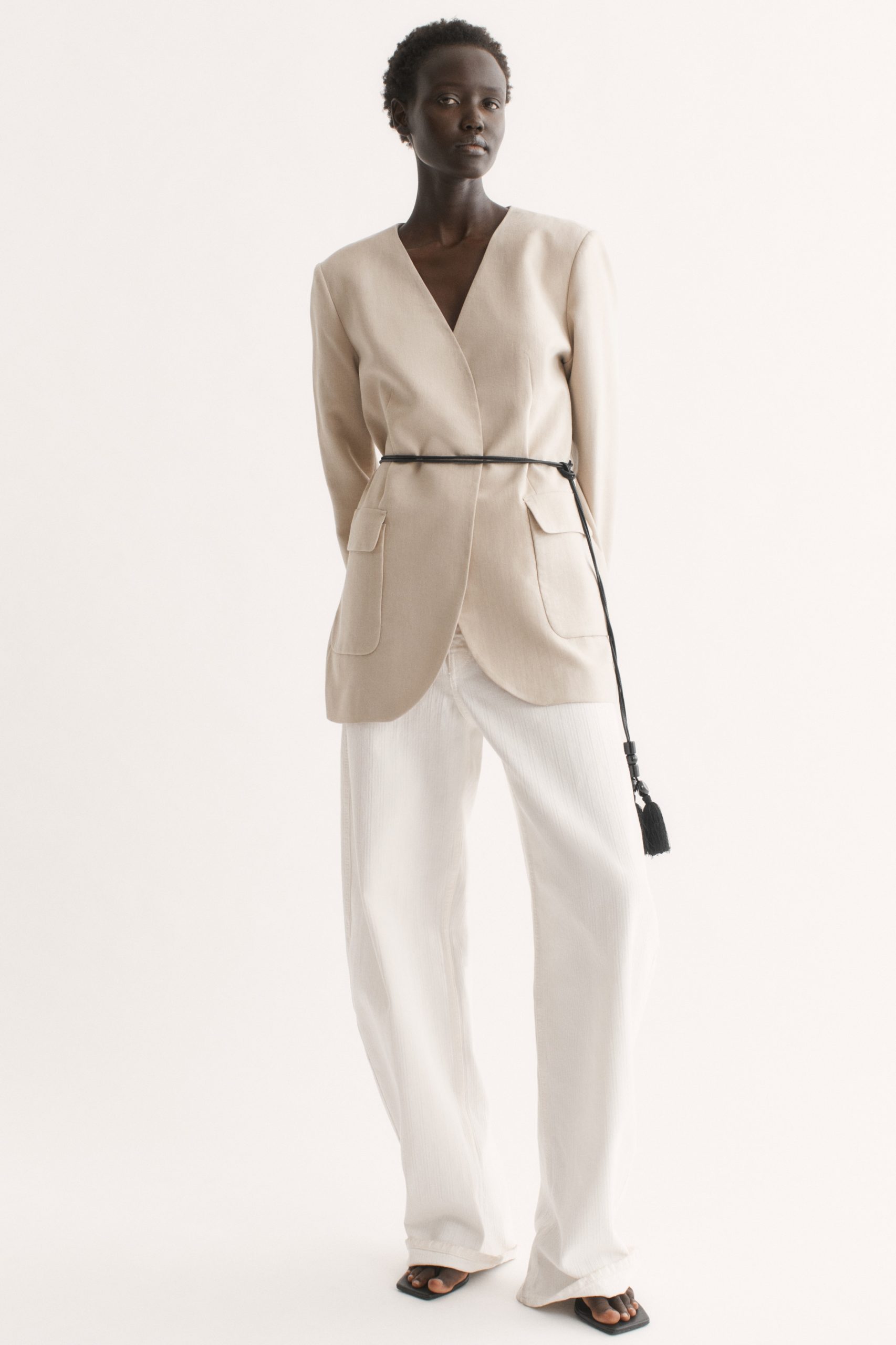 blazer-oversize-femme-120dxb-1.jpg Blazer oversize avec ceinture à nouer Beige – Image 1