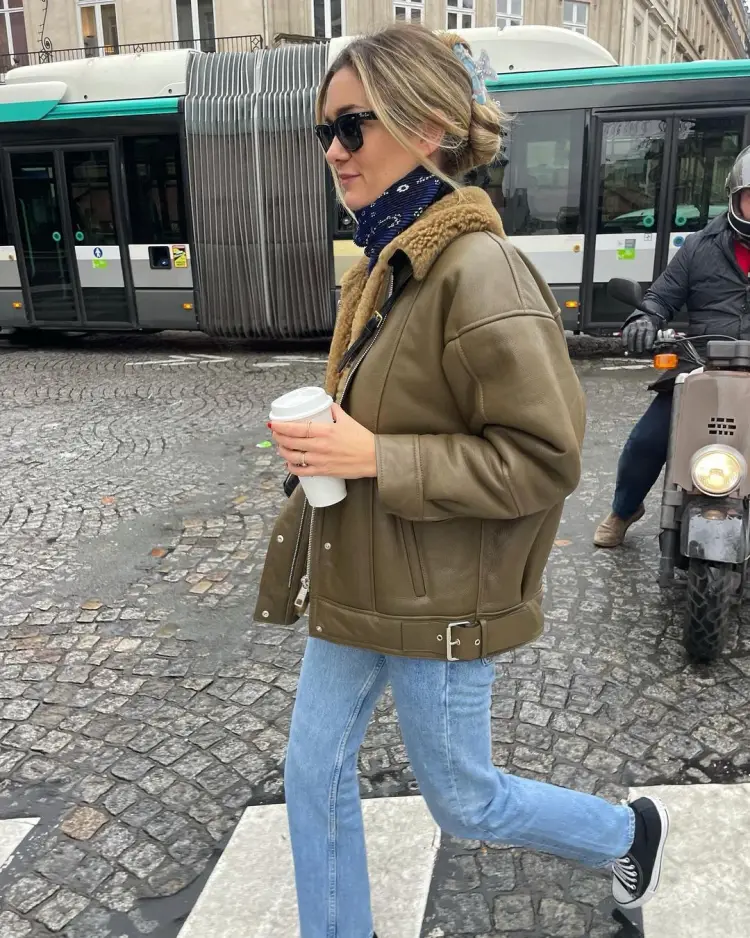 blouson-aviateur-femme-303far.webp Blouson aviateur femme: 5 nouvelles façons de porter des blousons aviateur cet hiver ! – Image 1