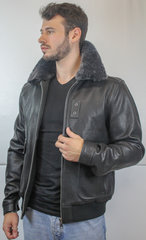 blouson-aviateur-homme-726jih-1.jpg Blouson "Aviateur" en Cuir Noir Homme Vêtements cuir adaptés à votre morphologie Itinérance Cuir – Image 1