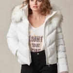 Doudoune cintrée à capuche 'Deeluxe' Blanc Femme 0.00€ Kiabi