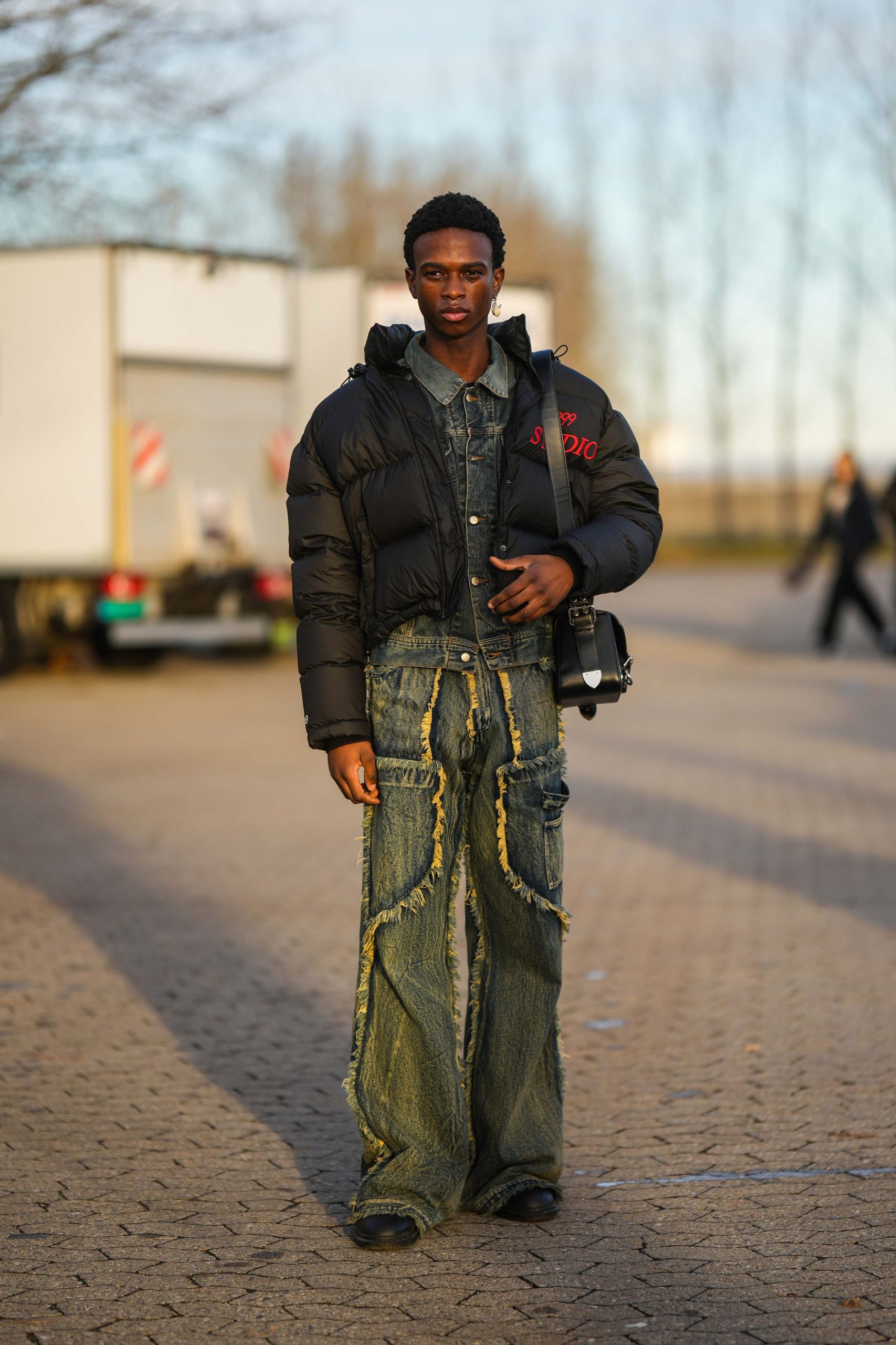 doudoune-homme-hiver-771hbt-1.jpg Doudoune : cette tendance manteau est l'indispensable de l'hiver 2023 | Vogue France – Image 1