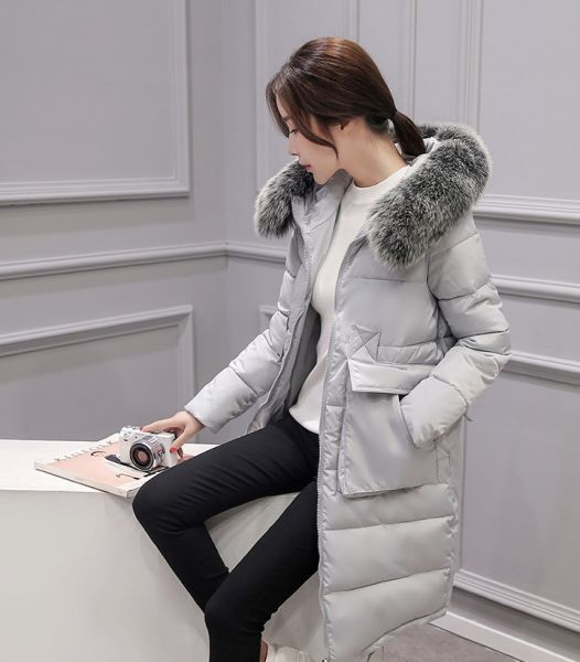 doudoune-mi-longue-femme-385jik-1.jpg Doudoune mi longue pour femme avec capuche à fourrure synthétique épaisse – Image 1