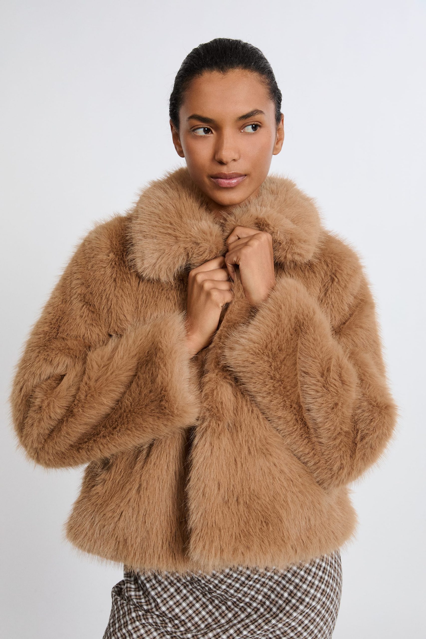 manteau-fausse-fourrure-420prh-1.jpg Manteau court FAUFUR LIN ETAM – Image 1