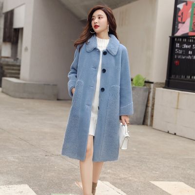 manteau-fausse-fourrure-femme-175jdw-1.jpg Manteau long d'hiver en fausse fourrure en velours d'agneau pour femme – Image 1