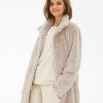 Manteau en fausse fourrure
