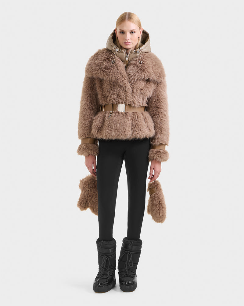 manteau-fausse-fourrure-femme-719gft-1.jpg Manteaux et Vestes en Fausse Fourrure Doudoune pour Femmes – Rudsak – Image 1