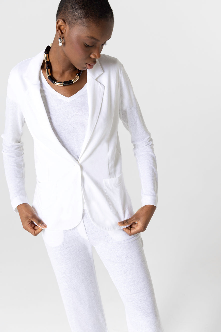 veste-blanche-femme-819pqs-1.jpg Veste Blanche Manches Longues en Lin, Elasthanne FEMME | Majestic Filatures – MAJESTIC FILATURES – Image 1