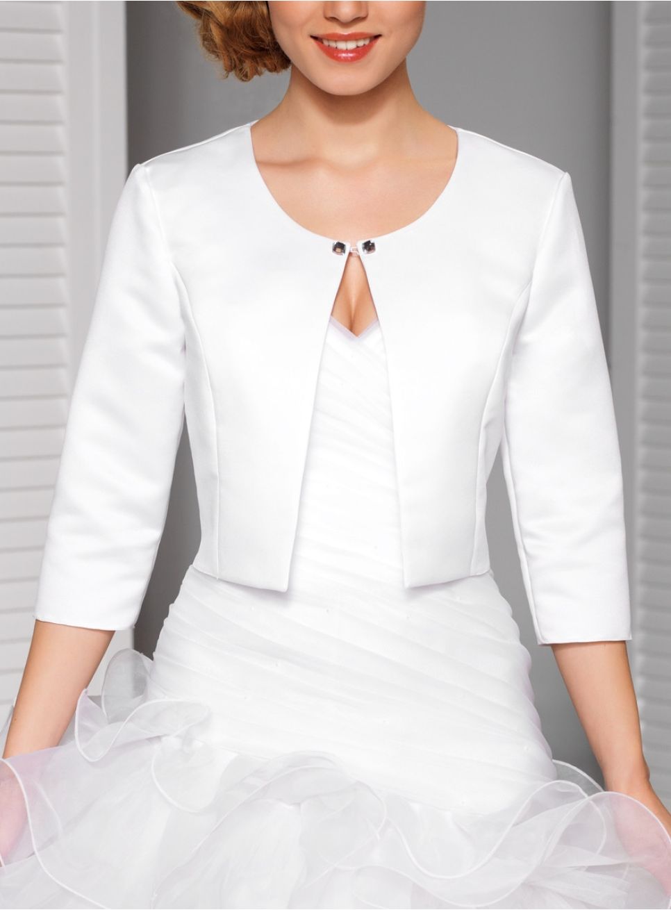 veste-blanche-femme-992wcn-1.jpg Veste femme satin manches 3/4 – Image 1