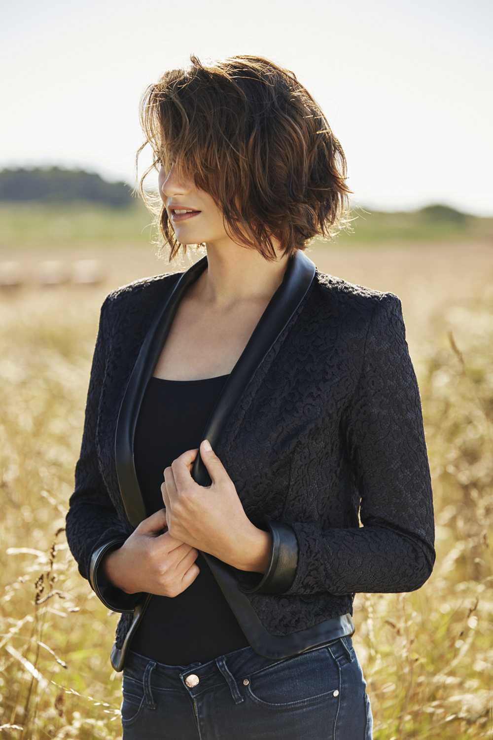 veste-courte-femme-465rfq-1.jpg Veste courte noire en dentelle de Calais Caudry | % – Image 1