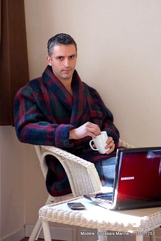 veste-d-interieur-homme-336qlp.jpg Veste d'intérieur écossaisse "Artigussy' ROBES DE CHAMBRE ET VESTES D' INTERIEUR pyrenees e shop – Image 1
