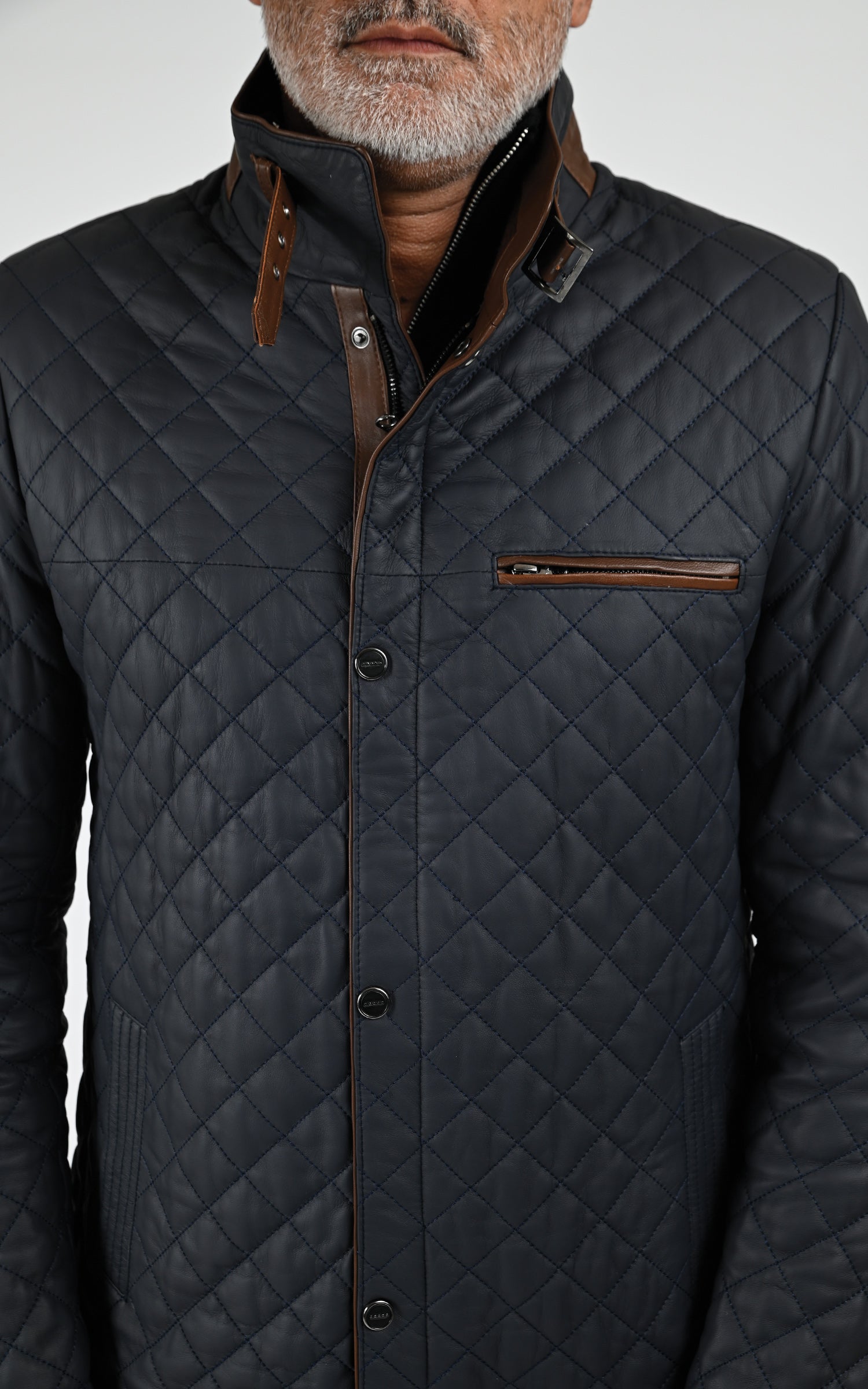 veste-matelassee-homme-343tve.jpg Veste cuir matelassée bleu La Canadienne La Canadienne – Image 1
