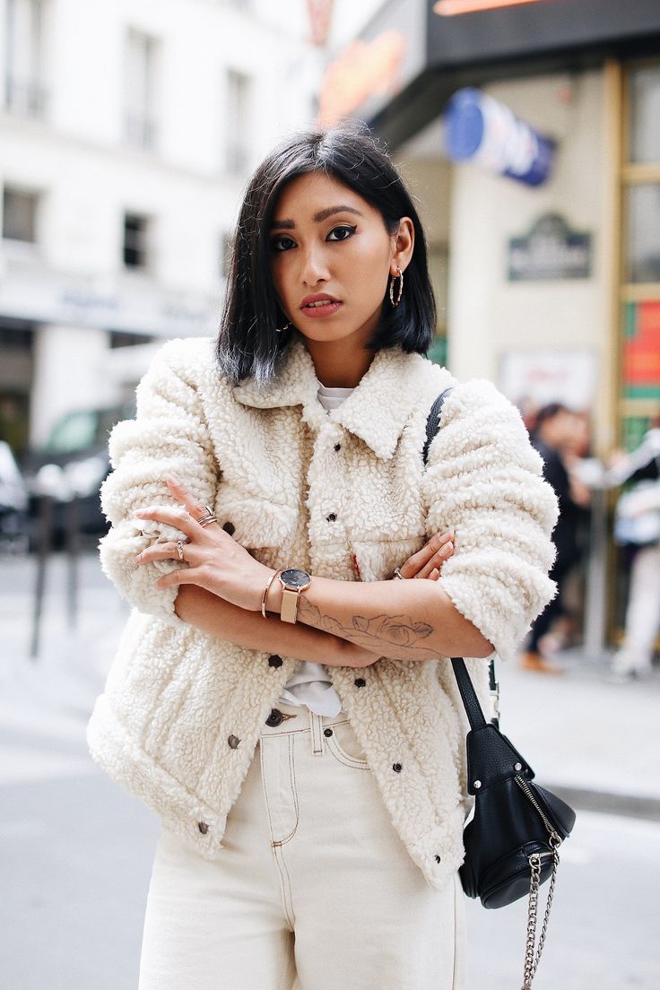veste-moumoute-femme-244piv-1.jpg La veste moumoute Blog Mode Paris, lifestyle, tendances, styles, voyages et looks | Veste sherpa femme, – Image 1