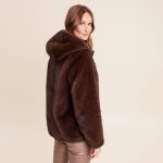 Manteau en fausse fourrure à capuche marron foncé femme