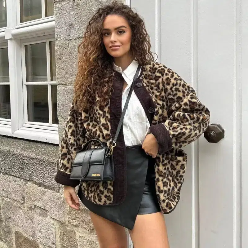 veste-moumoute-femme-895gnh.webp Veste Moumoute Leopard – Image 1