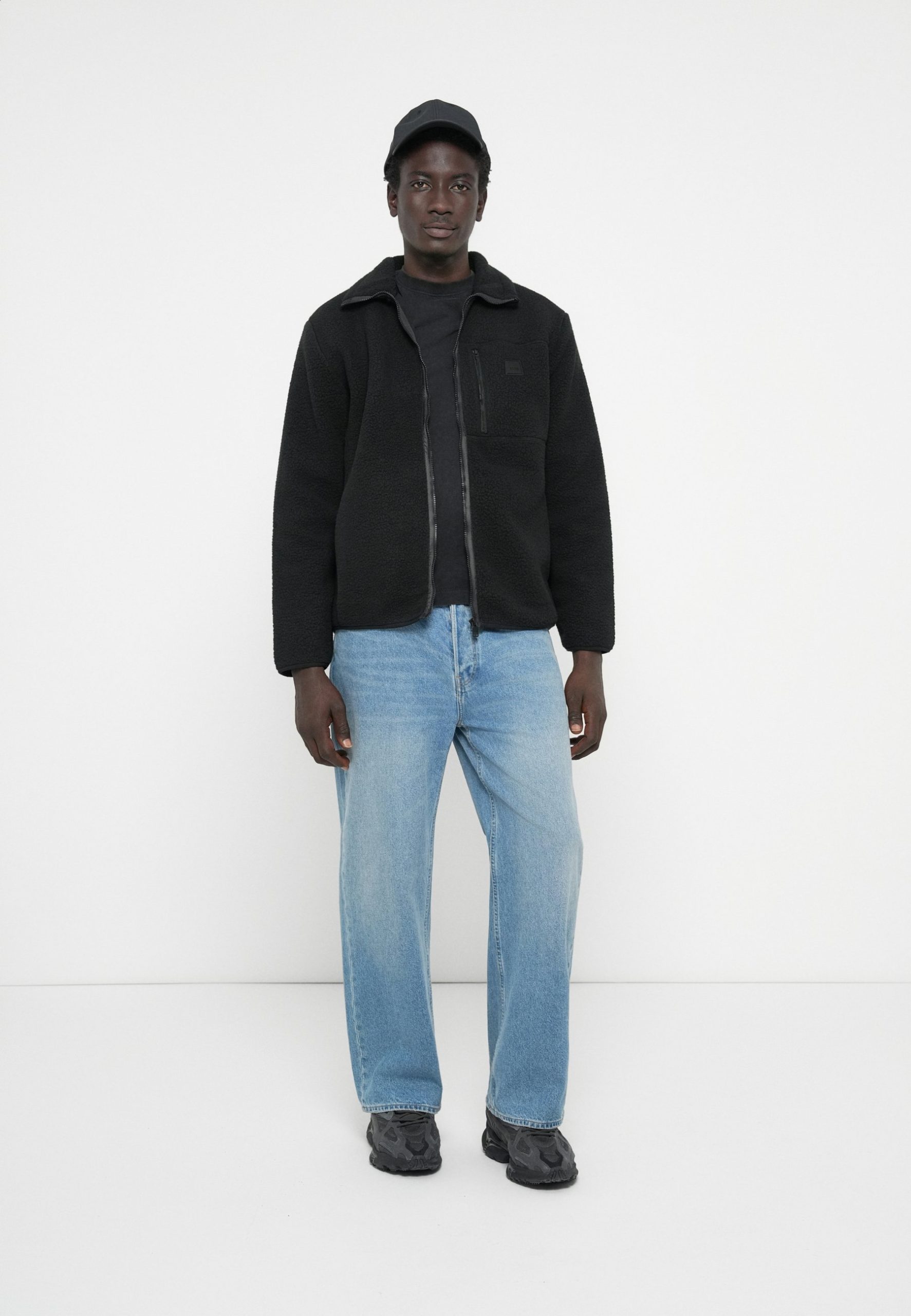veste-polaire-385vfs-1.jpg Rains YERMO JACKET UNISEX Veste polaire black/noir ZALANDO.FR – Image 1