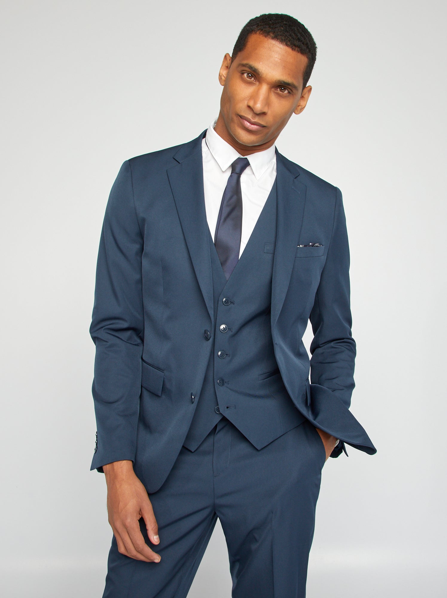 veston-homme-338oje-1.jpg Veste de costume slim fit Bleu Homme 40.00€ Kiabi – Image 1
