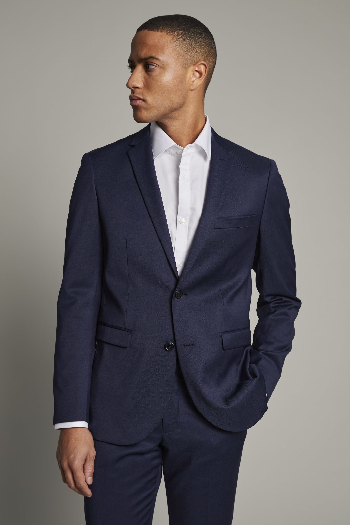 veston-homme-911xkl-1.jpg Veston Matinique George bleu marine – Image 1